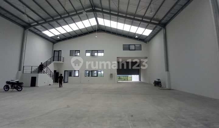 DISEWAKAN WAREHOUSE BARU SELESAIN DI BANGUN DALAM KAWASAN
