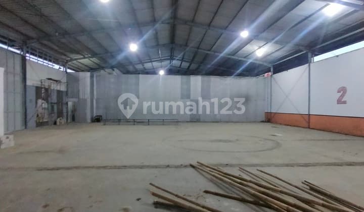 Disewakan Bangunan Gudang Luar Kawasan Strategis