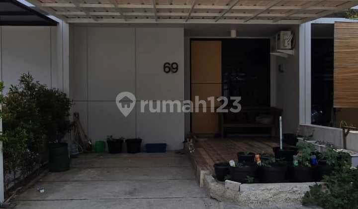 Disewakan Rumah Furnis 2 Lantai Area