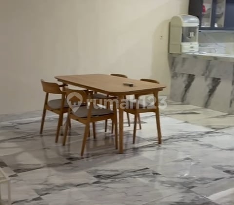 Disewakan Rumah 2 Lantai Ful Furnis Karawang Barat