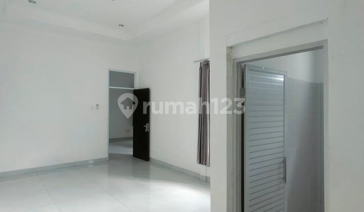 Disewakan Rumah 2 Lantai Lokasi Strategis Dekat Pintu Toll Cibatu