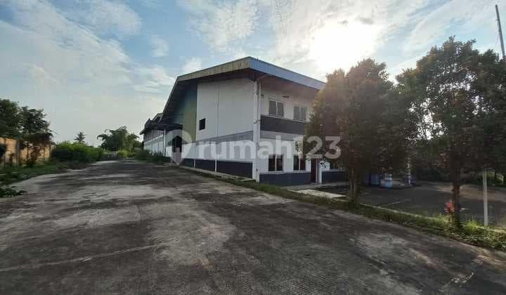 Disewakan Gudang Luar Kawasan Strategis Luas Parkiran Kontainer