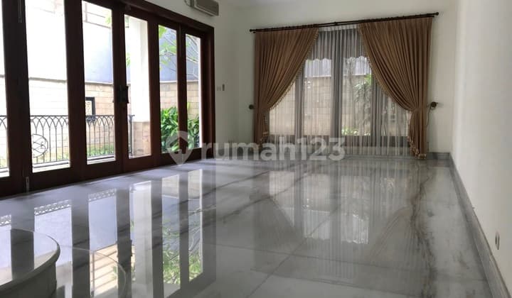 Beautiful Townhouse For Rent at Ampera