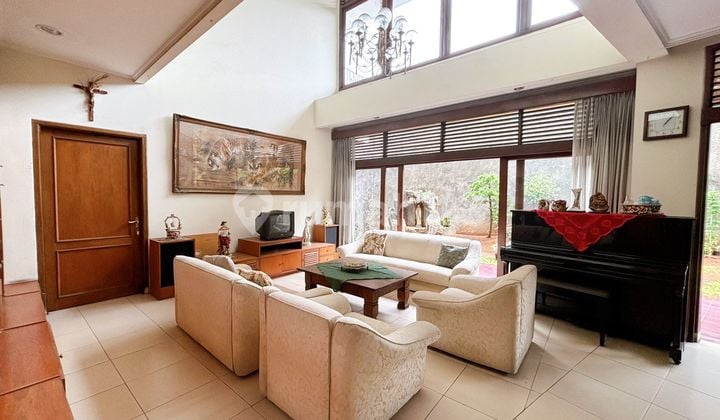 Rumah 2 Lantai di Jalan Kemanggisan Raya, Jakarta Barat