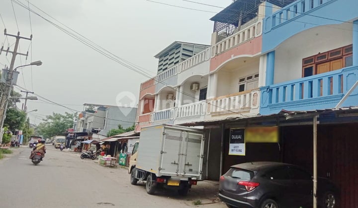 Ruko 3 Lantai Pintu Masuk Perumahan Bumi Agung Permai 1