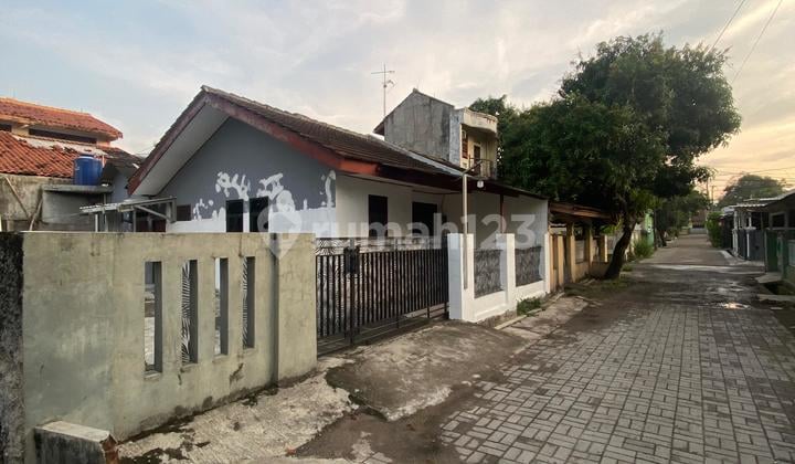 Hunian Bagus Halaman Luas Griya Serdang Indah