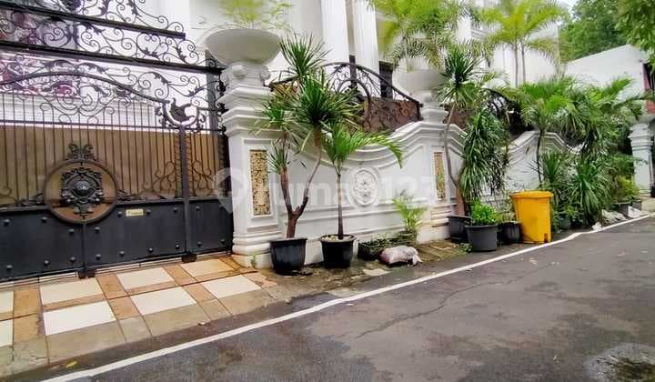 Rumah Mewah Di Tengah Kota JL Intan Raya Sumur Batu Kemayoran