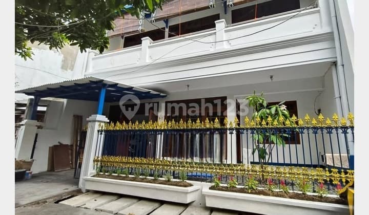 Strategis Dekat Kampus Rumah di Semolowaru Indah