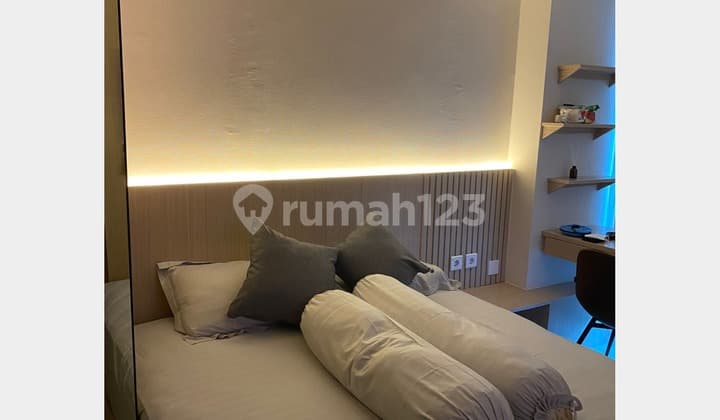 Super Fully Furnished 1 BR Apartment on the 21st Floor of Amor, Pakuwon City