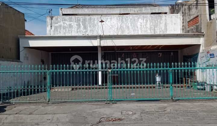 Komersial Ex Apotik di Jalan Raya Bendul Merisi Surabaya - Bangunan 1 Lantai
