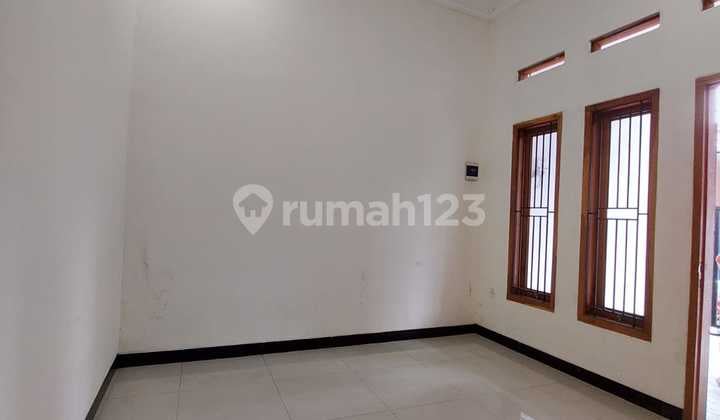 For Sale 2-Story House Poris Indah Tangerang SHM Strategic 1.08M