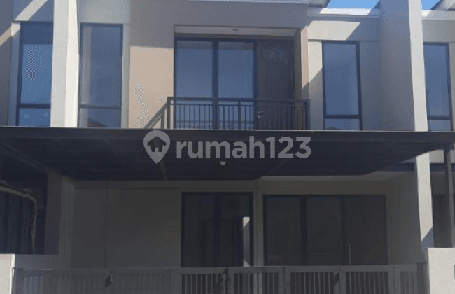 Ready-to-Occupy Beautiful House in Ruby Residence Cluster, Pondok Tjandra, Sidoarjo Ready-to-Occupy Beautiful House in Ruby Residence Cluster, Pondok Tjandra, Sidoarjo