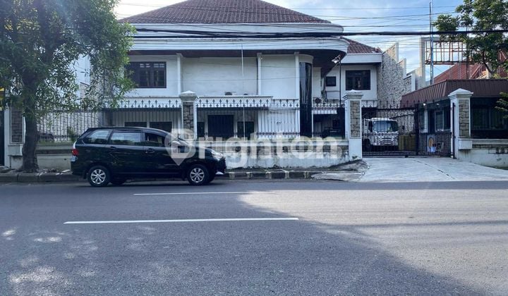 BANGUNAN RUMAH 2 LANTAI JEMURSARI