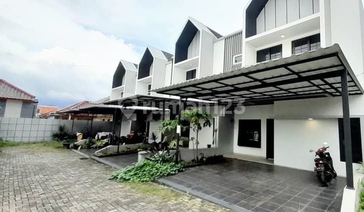 New 2-Story House Semi-Furnished Near Juanda Toll Road and Margonda Street