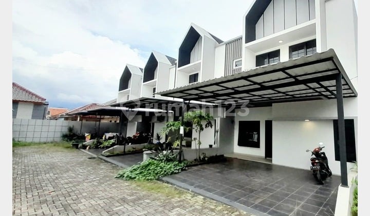 Rumah Siap Huni 5 Menit ke Tol Cijago dan 7 Menit ke LRT Harjamukti