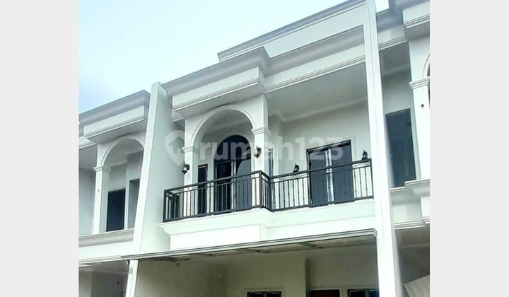 Rumah Siap Huni Lokasi Bebas Banjir, Dekat Mal Cijantung Akses Jalan Lebar