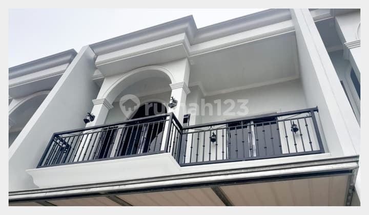 Rumah di Cijantung Posisi Hook, Bs KPR, Dekat Tol Tb Simatupang