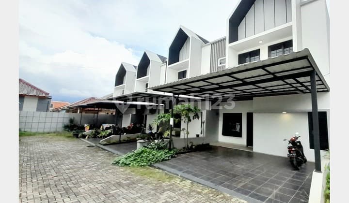 Cluster Strategis 5 Menit ke LRT Harjamukti, Semi Furnish Siap Huni