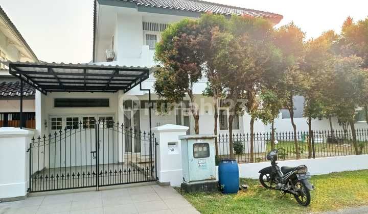 Rumah Bagus 2 Lantai Sudah Renovasi Siap Huni Yang Berada Di Taman Himalaya, Lippo Karawaci Central
