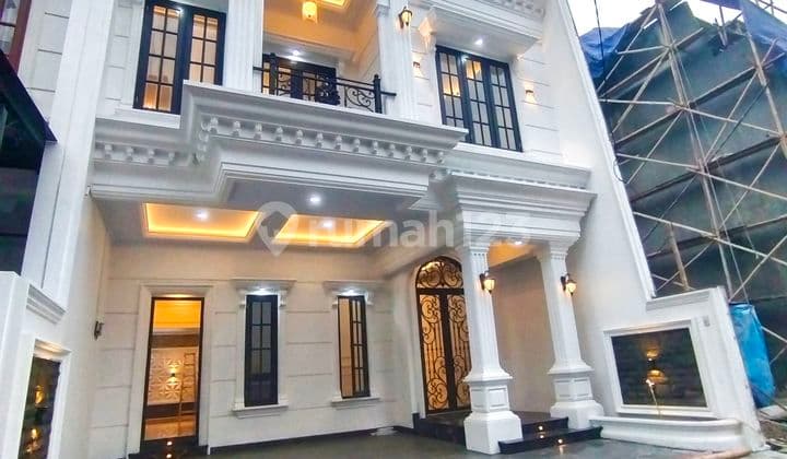 Dijual Rumah Dekat Tol Andara Tiga Lantai Rooftop