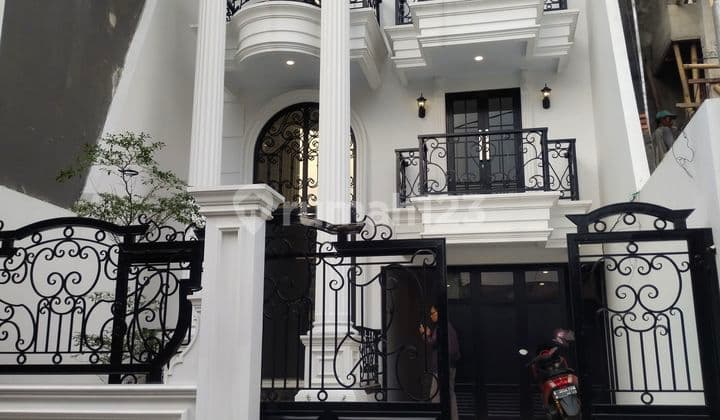 Dijual Rumah Ada Pool Nya Di Jagakarsa Dekat Ragunan