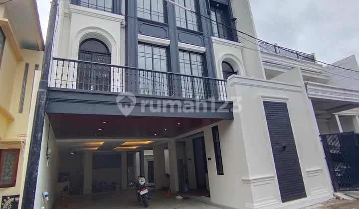 Rumah Mewah Private Pool Dalam Cluster Siap Huni