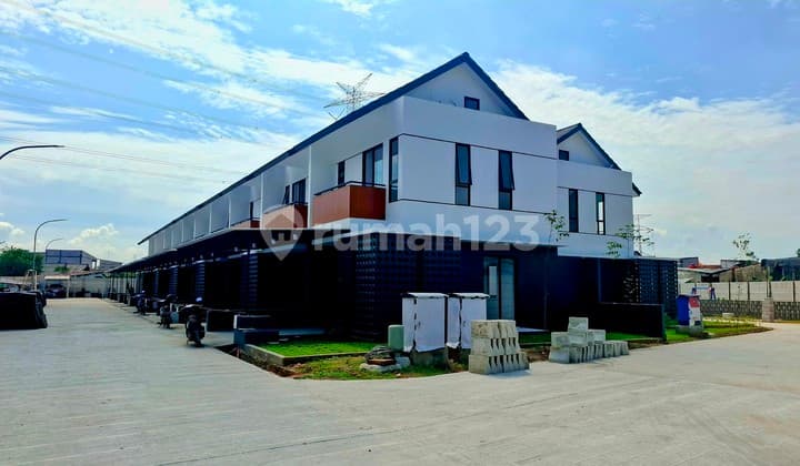 2 Lantai Hoek 3 Kamar Tidur Sertifikat Shm Delat Tol Dan Stasiun