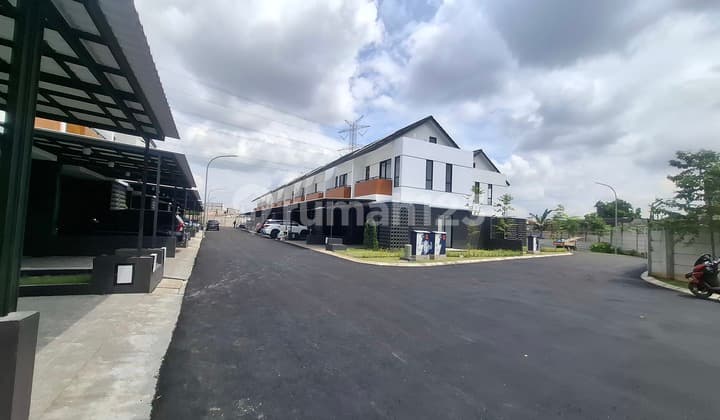 Rumah Hoek 2 Lantai Dekat Stasiun dan Tol Bekasi Timur Surat SHM