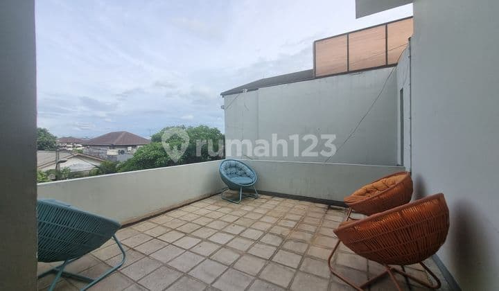 Rumah Kontrakan Bagus Semi Furnished di Kemang Jakarta Selatan.