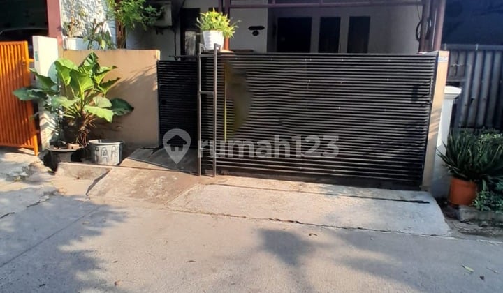 Strategic 1-Story House with HGB in Puri Bintaro Hijau 09.2023