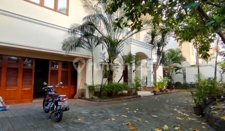 House KT 4+1 in Kemang 2 Floors Private Swimming Pool 01.2024