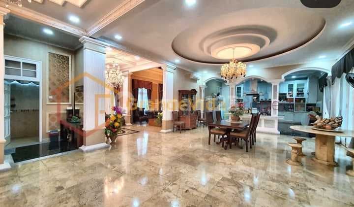 House in Ragunan, 2 floors, Land Area 1000m², Building Area 1050m², 7+2 Bedrooms, 7+2 Bathrooms, 02.24.