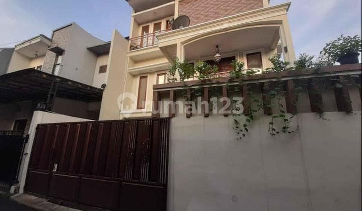 Rumah Bagus Di Belakang Gedung Antam 4kt 3.1m 04.24