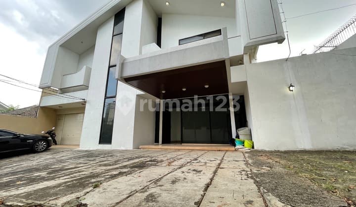 Rent House At Bangka Type 2 Lt Luas 738m² Lb 950m² 4br 4bt 5.24