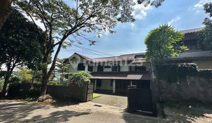 Di Jual Rumah 3Lt Bagus Dan Besar Lt.1060m²lb.400 m² Furnish/06.24