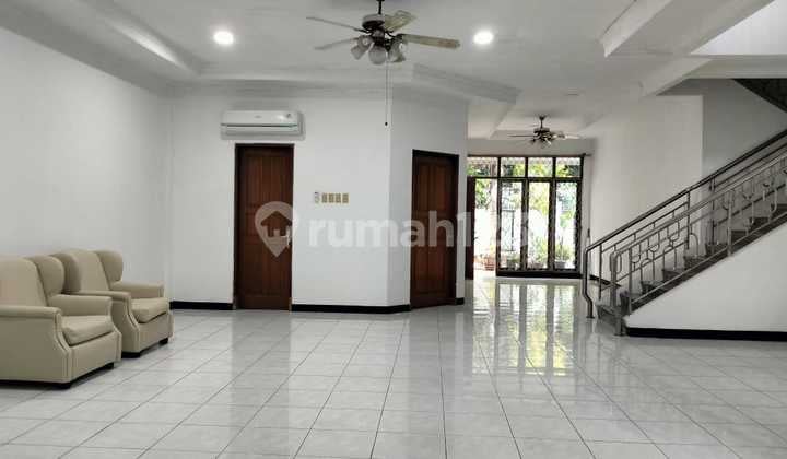 For Rent Rumah Senopati Lt 300 Lb 450 5 Kt 3 Km 18.24