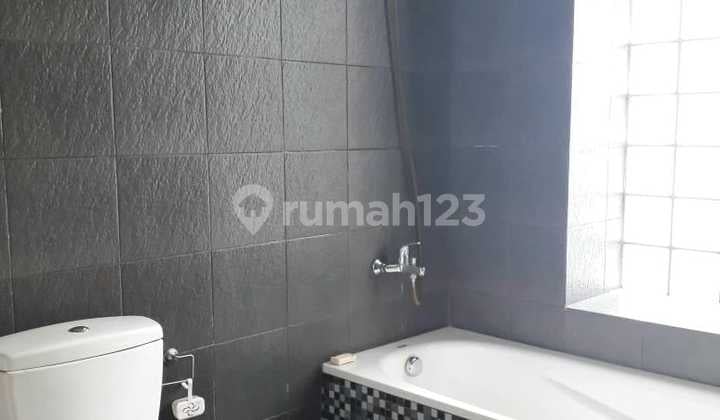 For Rent Rumah 2Lantai Di Pondok Indah KT3/KM3 LT200/LB300/07.25