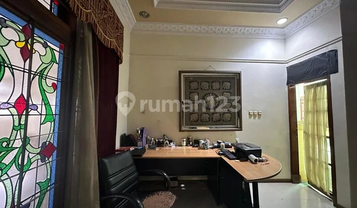 Rumah Cantik Dijual Tebet Pinggir Jalan Swimming Pool // 02.2025 Rumah Cantik Dijual Tebet Pinggir Jalan Swimming Pool // 02.2025