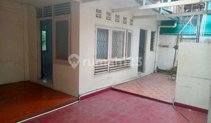For Sale House in Kebayoran Baru, South Jakarta IDR 14.5M 12.24