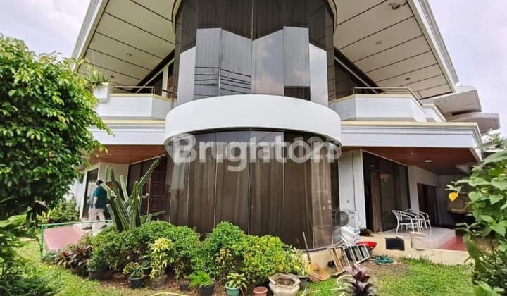 Strong 2-Story House in Tomang.
