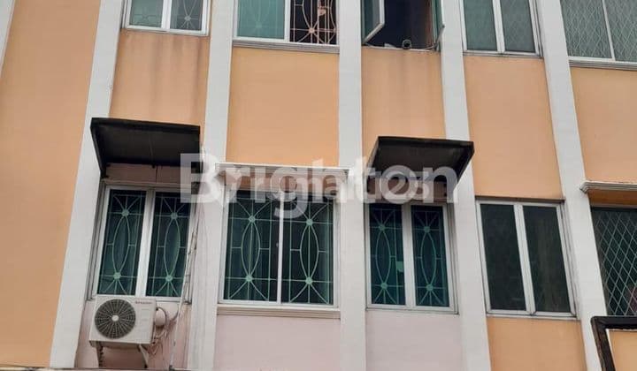 RUKO BAWAH NJOP DI JALAN LAKSA. BANGUNAN 4,5 LANTAI