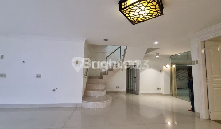 HOUSE FOR SALE ATTRACTIVE PRICE IN TANJUNG DUREN. 2.5-STORY BUILDING