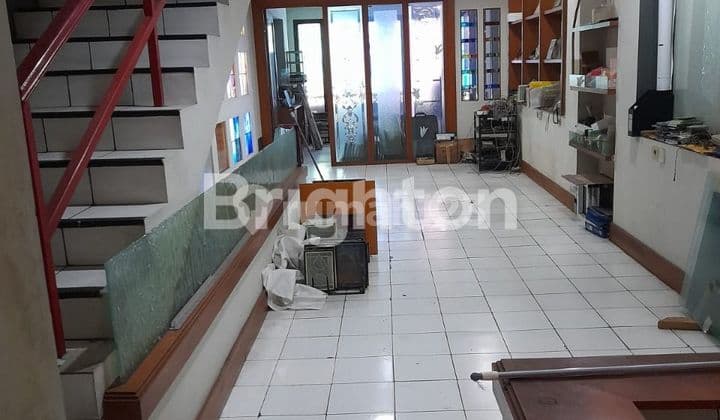 RUKO DI SLIPI, BANGUNAN 4 LANTAI