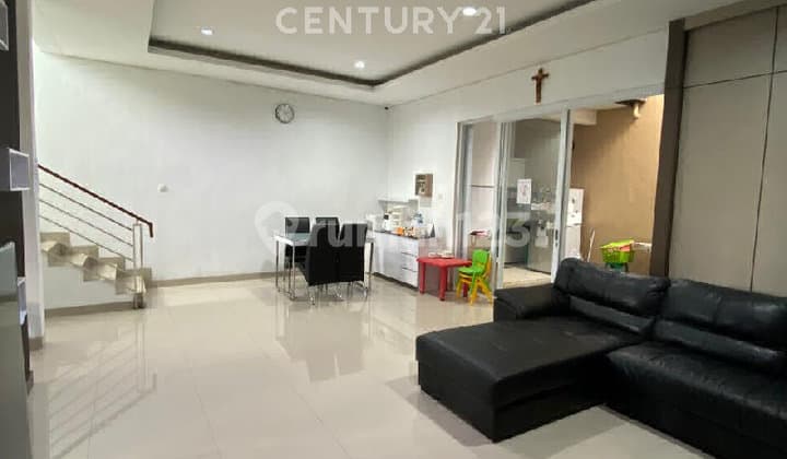 Rumah Asri Full Furnished Saya Setraduta Siap Huni