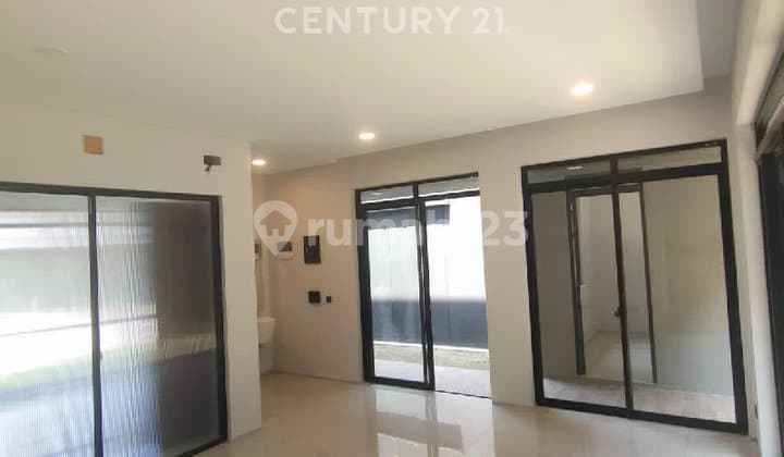 Rumah Baru Nila Cakra Kota Baru Parahyangan