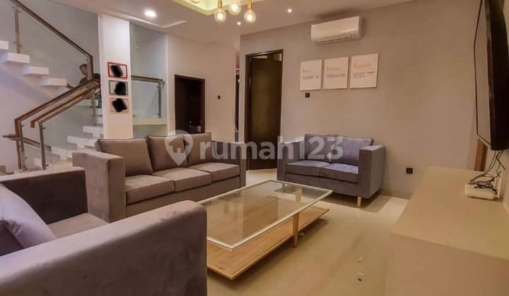 Dijual Rumah Furnished Minimalis 3 Lantai di Alam Sutera