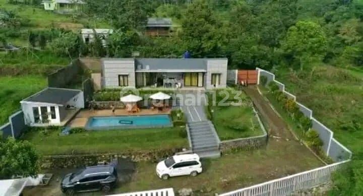 Villa Dijual