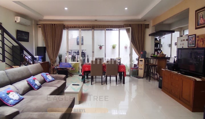 Rumah Murah Bagus 2 Lantai SHM di Sektor 9 Bintaro