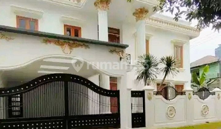 Affordable Luxurious Large House With Swimming Pool In Bsd City