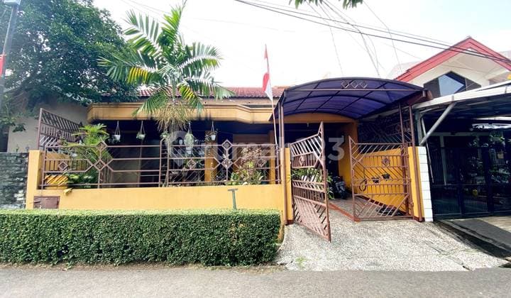 Rumah Lama Terawat 2 Lantai Luas 230 di Sektor 1 Bintaro Jaya